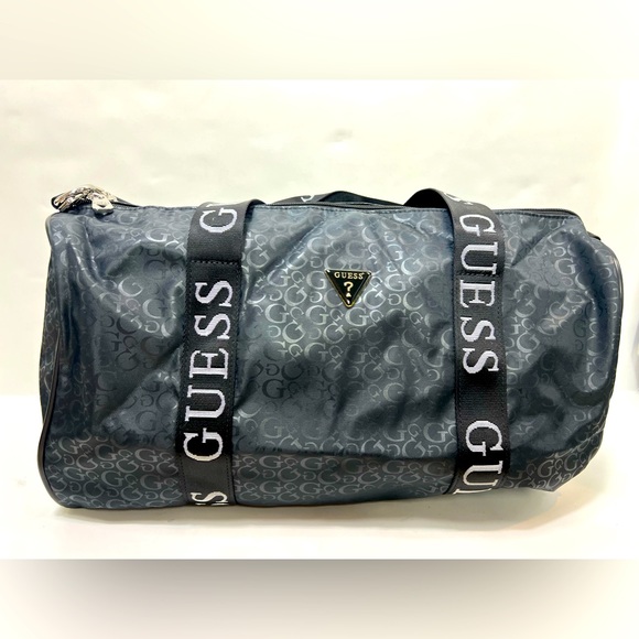 Guess stylish Black Duffle bag - Picture 6 of 9